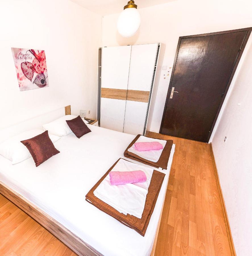 Apartments Jadran Pag Town Eksteriør billede